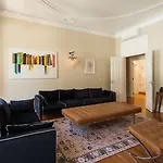 Le Consulat 4* Лиссабон