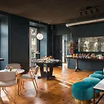 Отель Le Consulat 4*