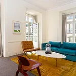 Le Consulat Отель 4*