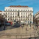 Le Consulat Отель 4*