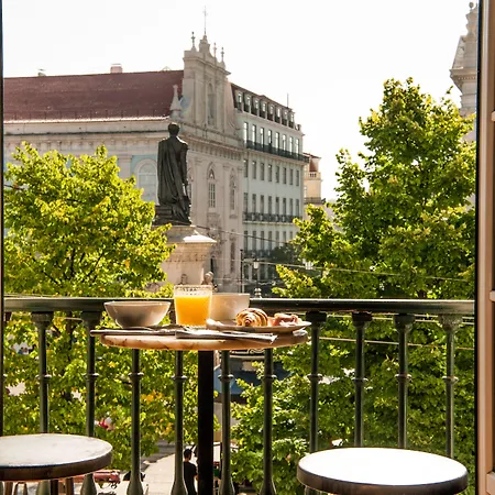 Le Consulat Hotel