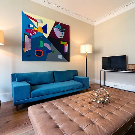 Le Consulat Отель 4*