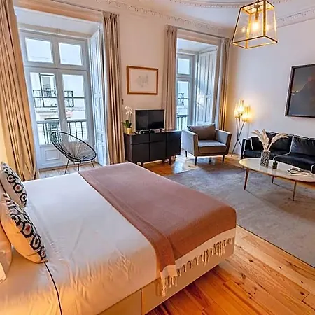 Le Consulat Отель 4*
