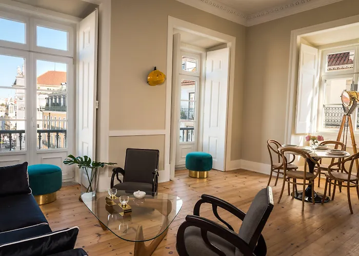 Le Consulat Hotel 4*