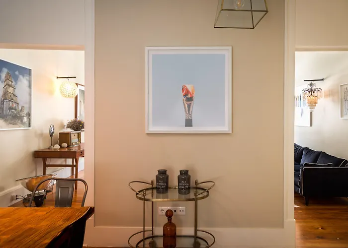 Le Consulat Отель 4*