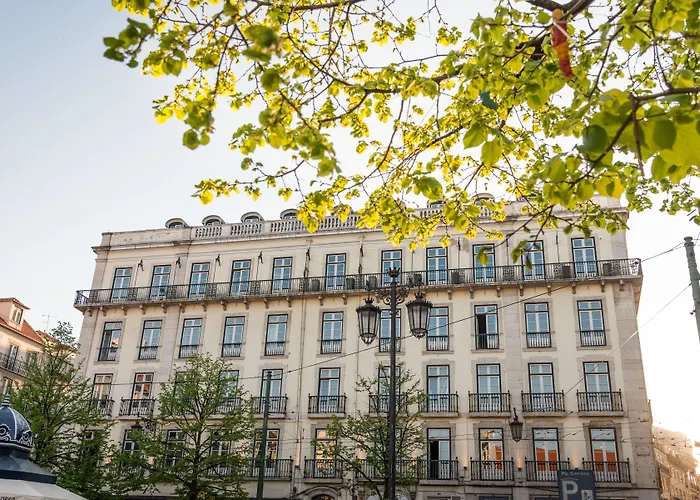 Le Consulat Отель