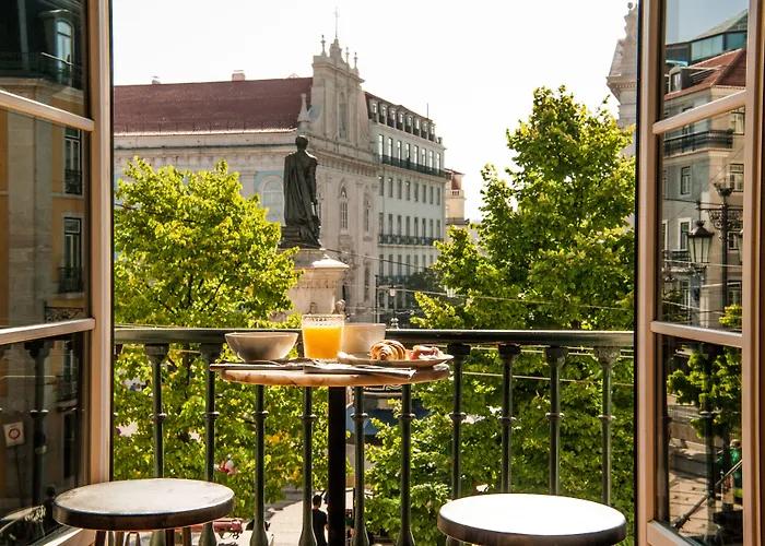 Le Consulat Отель