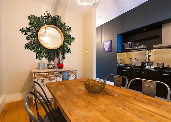 Le Consulat 4* Лиссабон