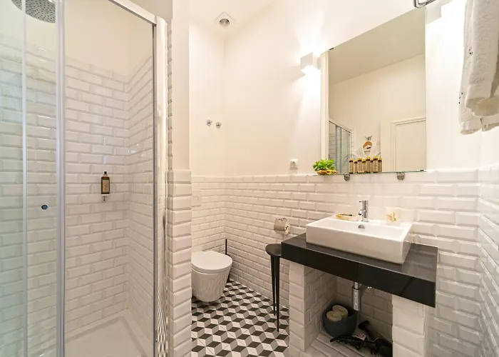 Le Consulat Отель