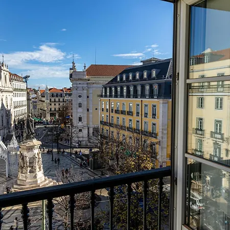 Le Consulat Hotel