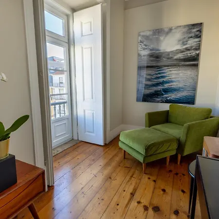 Le Consulat Hotel